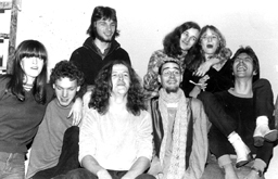 Aufbau mit wechselnder Besetzung